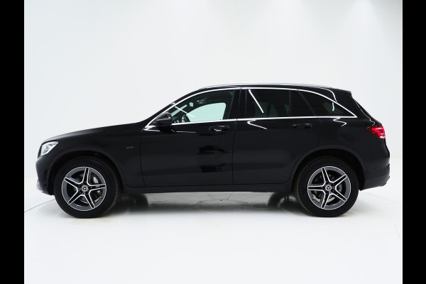 Mercedes-Benz GLC 300e 4MATIC AMG | Panoramadak | Trekhaak | Camera | Cruise | DAB | Stoelverwarming