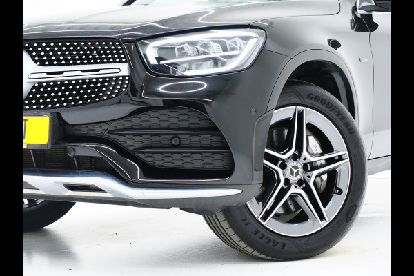 Mercedes-Benz GLC 300e 4MATIC AMG | Panoramadak | Trekhaak | Camera | Cruise | DAB | Stoelverwarming