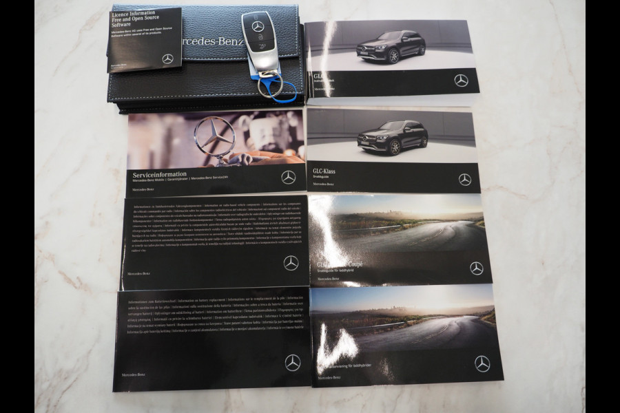 Mercedes-Benz GLC 300e 4MATIC AMG | Panoramadak | Trekhaak | Camera | Cruise | DAB | Stoelverwarming
