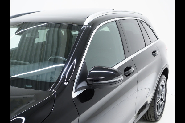Mercedes-Benz GLC 300e 4MATIC AMG | Panoramadak | Trekhaak | Camera | Cruise | DAB | Stoelverwarming