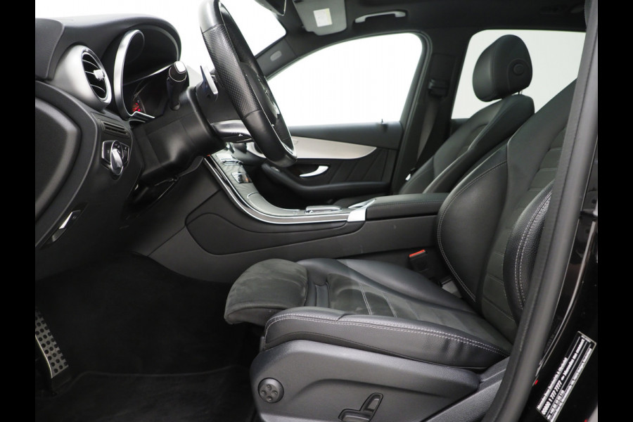 Mercedes-Benz GLC 300e 4MATIC AMG | Panoramadak | Trekhaak | Camera | Cruise | DAB | Stoelverwarming