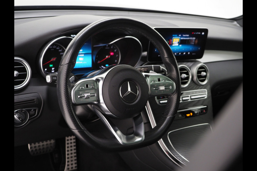 Mercedes-Benz GLC 300e 4MATIC AMG | Panoramadak | Trekhaak | Camera | Cruise | DAB | Stoelverwarming