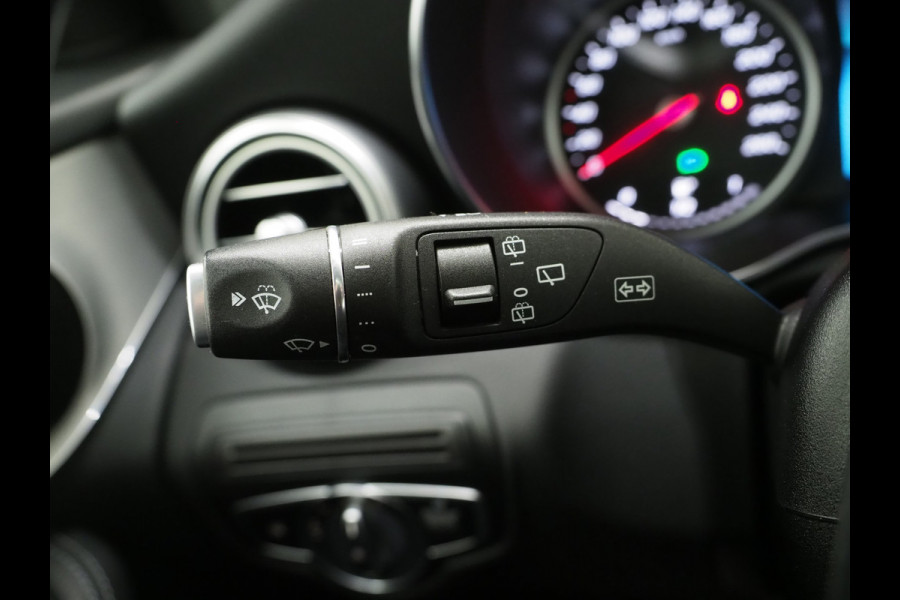 Mercedes-Benz GLC 300e 4MATIC AMG | Panoramadak | Trekhaak | Camera | Cruise | DAB | Stoelverwarming