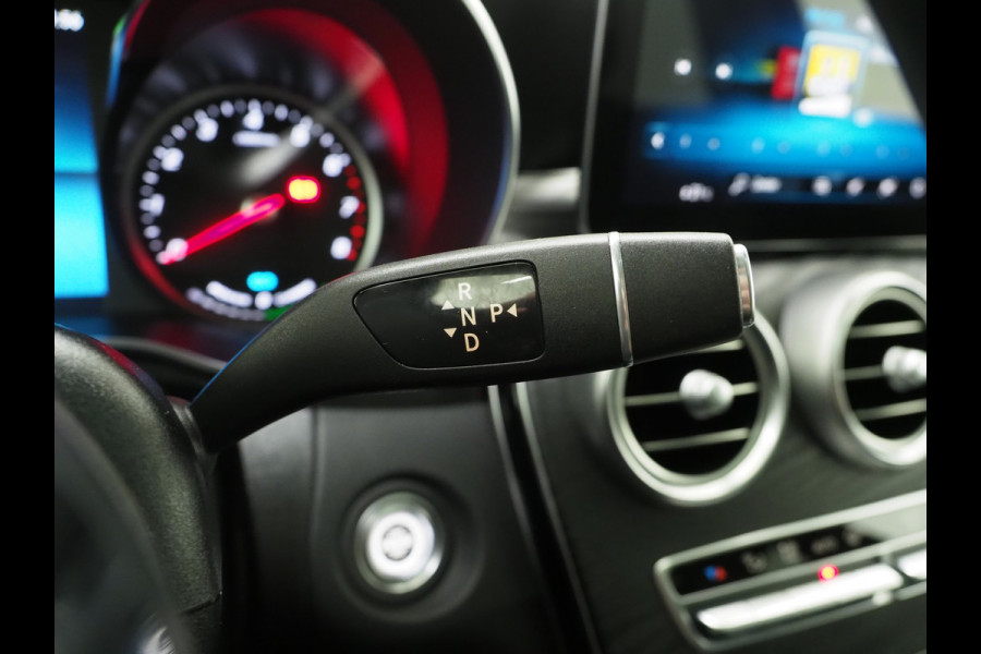 Mercedes-Benz GLC 300e 4MATIC AMG | Panoramadak | Trekhaak | Camera | Cruise | DAB | Stoelverwarming