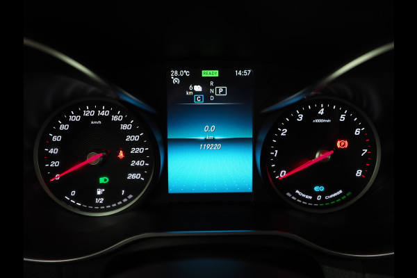 Mercedes-Benz GLC 300e 4MATIC AMG | Panoramadak | Trekhaak | Camera | Cruise | DAB | Stoelverwarming