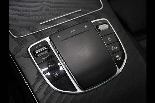 Mercedes-Benz GLC 300e 4MATIC AMG | Panoramadak | Trekhaak | Camera | Cruise | DAB | Stoelverwarming