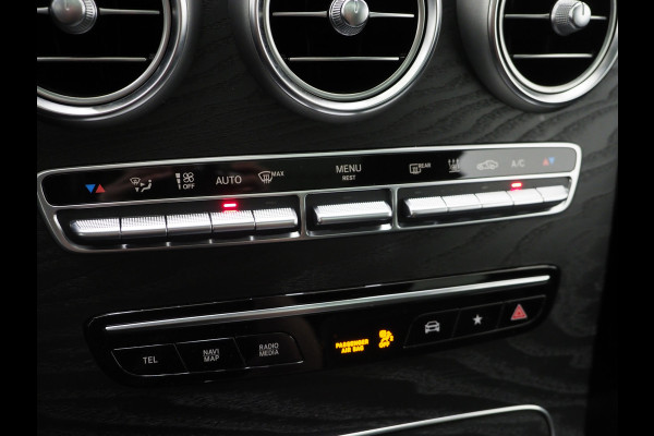Mercedes-Benz GLC 300e 4MATIC AMG | Panoramadak | Trekhaak | Camera | Cruise | DAB | Stoelverwarming