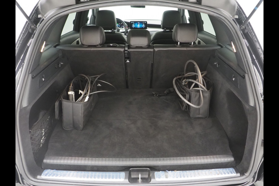 Mercedes-Benz GLC 300e 4MATIC AMG | Panoramadak | Trekhaak | Camera | Cruise | DAB | Stoelverwarming