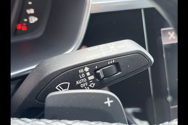 Audi Q3 45 TFSI e S edition 245PK PHEV | Matrix | Trekhaak | Zwart optiek | Leder | Stoelverwarming |  Elekt. stoelen | Virtual |