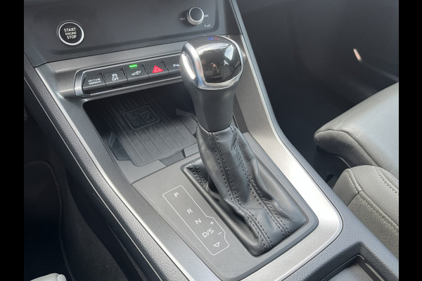 Audi Q3 45 TFSI e S edition 245PK PHEV | Matrix | Trekhaak | Zwart optiek | Leder | Stoelverwarming |  Elekt. stoelen | Virtual |