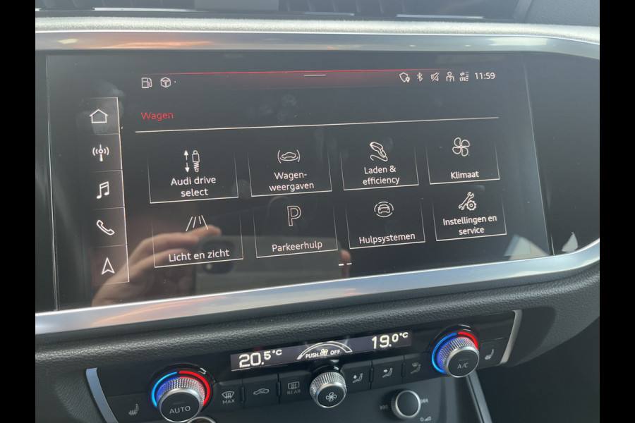 Audi Q3 45 TFSI e S edition 245PK PHEV | Matrix | Trekhaak | Zwart optiek | Leder | Stoelverwarming |  Elekt. stoelen | Virtual |