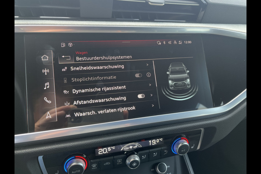 Audi Q3 45 TFSI e S edition 245PK PHEV | Matrix | Trekhaak | Zwart optiek | Leder | Stoelverwarming |  Elekt. stoelen | Virtual |