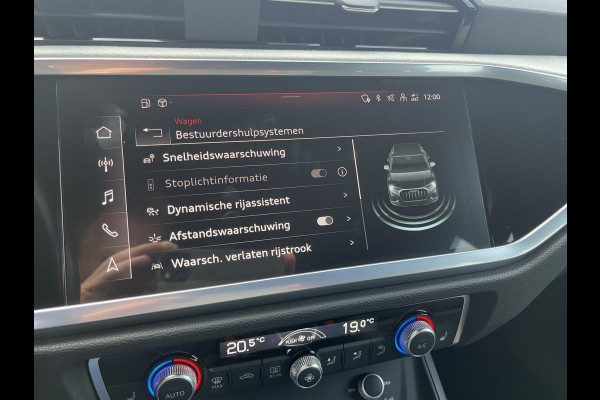 Audi Q3 45 TFSI e S edition 245PK PHEV | Matrix | Trekhaak | Zwart optiek | Leder | Stoelverwarming |  Elekt. stoelen | Virtual |