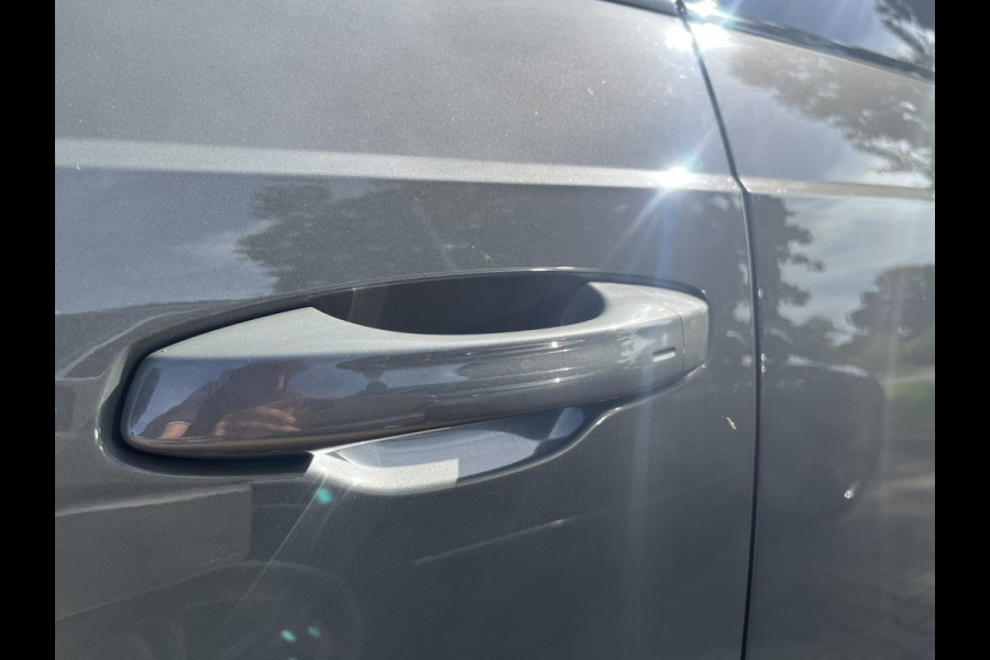 Audi Q3 45 TFSI e S edition 245PK PHEV | Matrix | Trekhaak | Zwart optiek | Leder | Stoelverwarming |  Elekt. stoelen | Virtual |