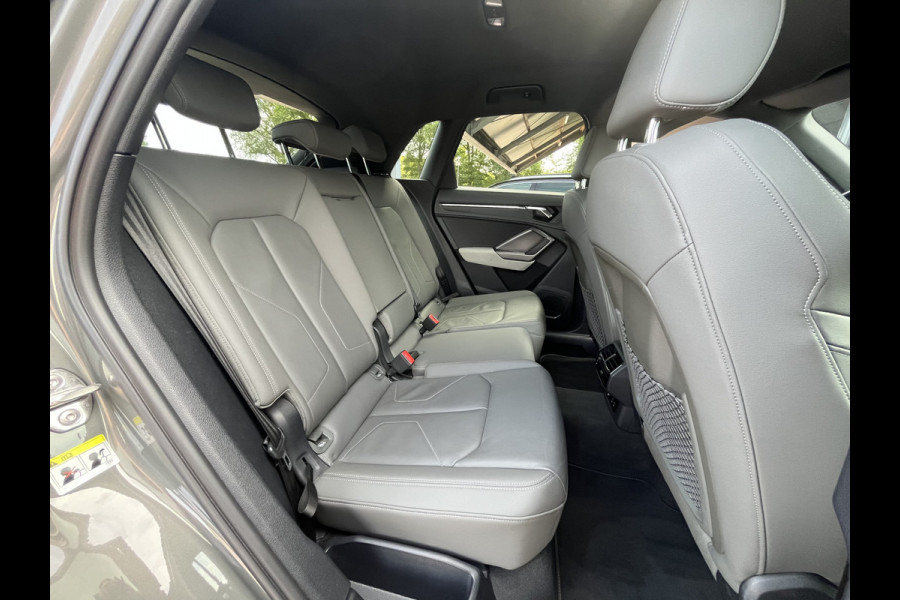 Audi Q3 45 TFSI e S edition 245PK PHEV | Matrix | Trekhaak | Zwart optiek | Leder | Stoelverwarming |  Elekt. stoelen | Virtual |