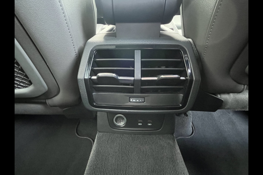 Audi Q3 45 TFSI e S edition 245PK PHEV | Matrix | Trekhaak | Zwart optiek | Leder | Stoelverwarming |  Elekt. stoelen | Virtual |