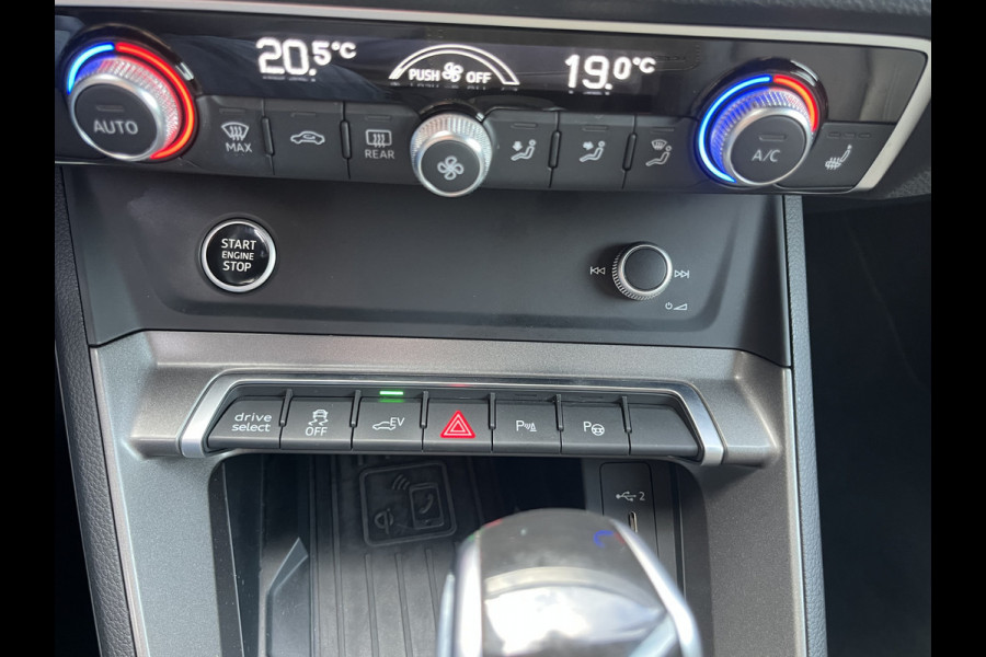 Audi Q3 45 TFSI e S edition 245PK PHEV | Matrix | Trekhaak | Zwart optiek | Leder | Stoelverwarming |  Elekt. stoelen | Virtual |