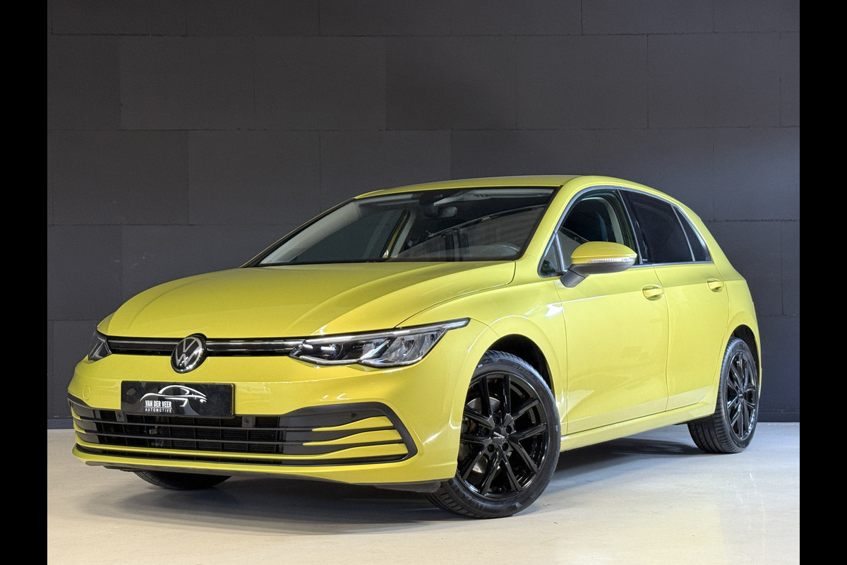 Volkswagen Golf 1.0 eTSI Life Business | Camera | Stoel/Stuurverw. | Apple Carplay | LED | Navi Volkswagen Golf 1.0 eTSI Life Business | Camera | Stoel/Stuurverw. | Apple Carplay | LED | Navi