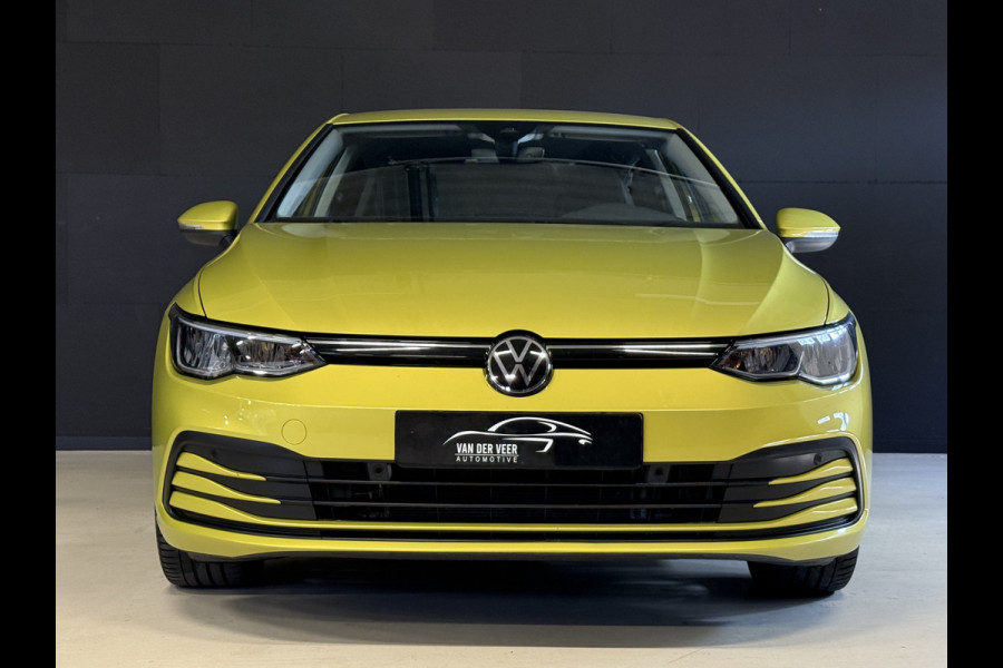 Volkswagen Golf 1.0 eTSI Life Business | Camera | Stoel/Stuurverw. | Apple Carplay | LED | Navi