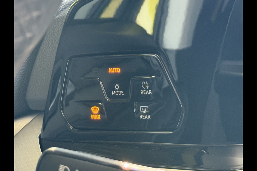 Volkswagen Golf 1.0 eTSI Life Business | Camera | Stoel/Stuurverw. | Apple Carplay | LED | Navi