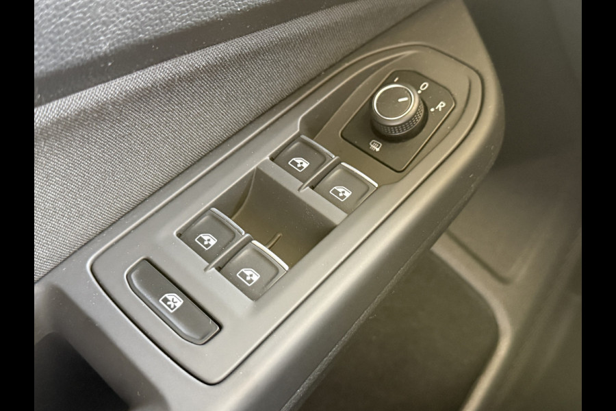 Volkswagen Golf 1.0 eTSI Life Business | Camera | Stoel/Stuurverw. | Apple Carplay | LED | Navi