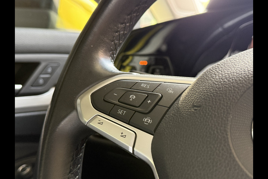 Volkswagen Golf 1.0 eTSI Life Business | Camera | Stoel/Stuurverw. | Apple Carplay | LED | Navi