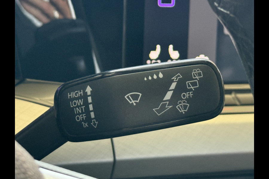 Volkswagen Golf 1.0 eTSI Life Business | Camera | Stoel/Stuurverw. | Apple Carplay | LED | Navi
