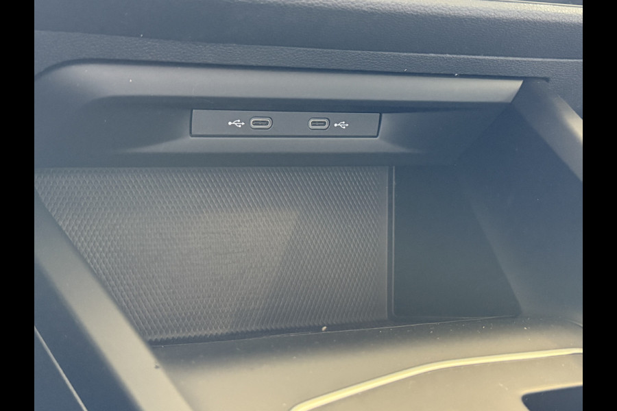 Volkswagen Golf 1.0 eTSI Life Business | Camera | Stoel/Stuurverw. | Apple Carplay | LED | Navi
