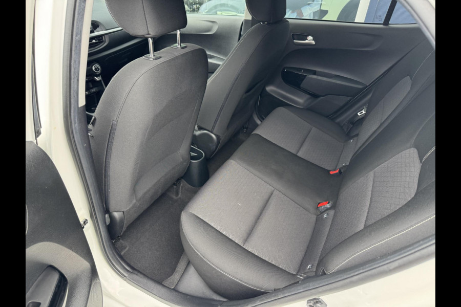Kia Picanto 1.0 MPi DynamicPlusLine | Navigatie | Apple Carplay | 15inch Lichtmetaal | Achteruitrijcamera | Automatische Airco
