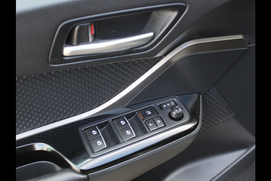 Toyota C-HR 1.8 Hybrid Bi-Tone CLIMATE | ADAPCRUISE | NAVI | PDCV+A | VERW.STOELEN | AFNB.TREH | LMV | CAMERA