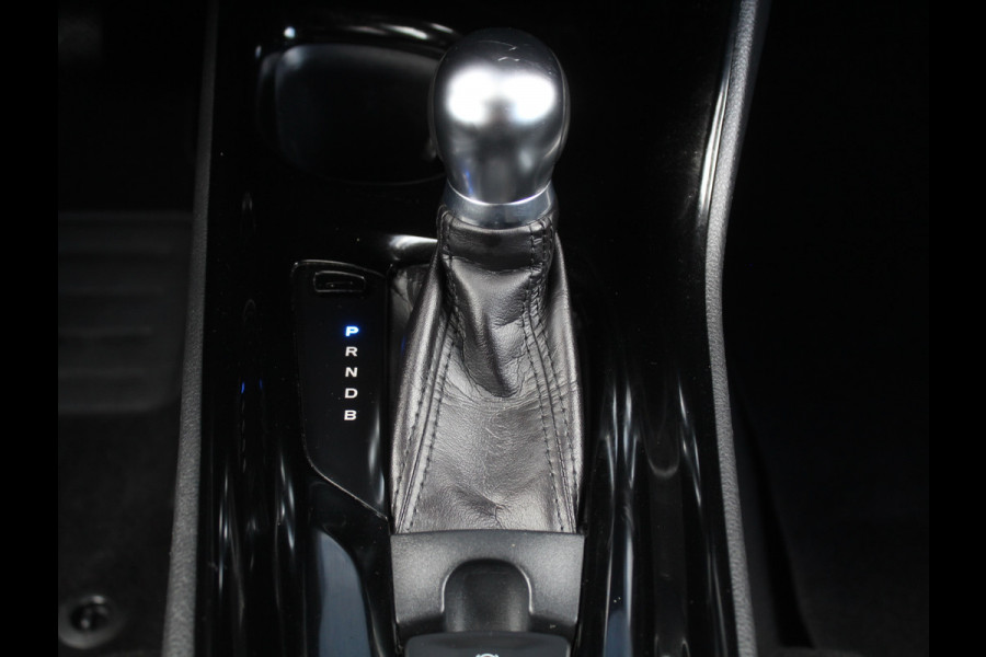Toyota C-HR 1.8 Hybrid Bi-Tone CLIMATE | ADAPCRUISE | NAVI | PDCV+A | VERW.STOELEN | AFNB.TREH | LMV | CAMERA