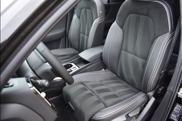 Volvo XC40 1.5 T4 Recharge R-Design 211 Pk Pano Trekhaak Keyless 19 Inch