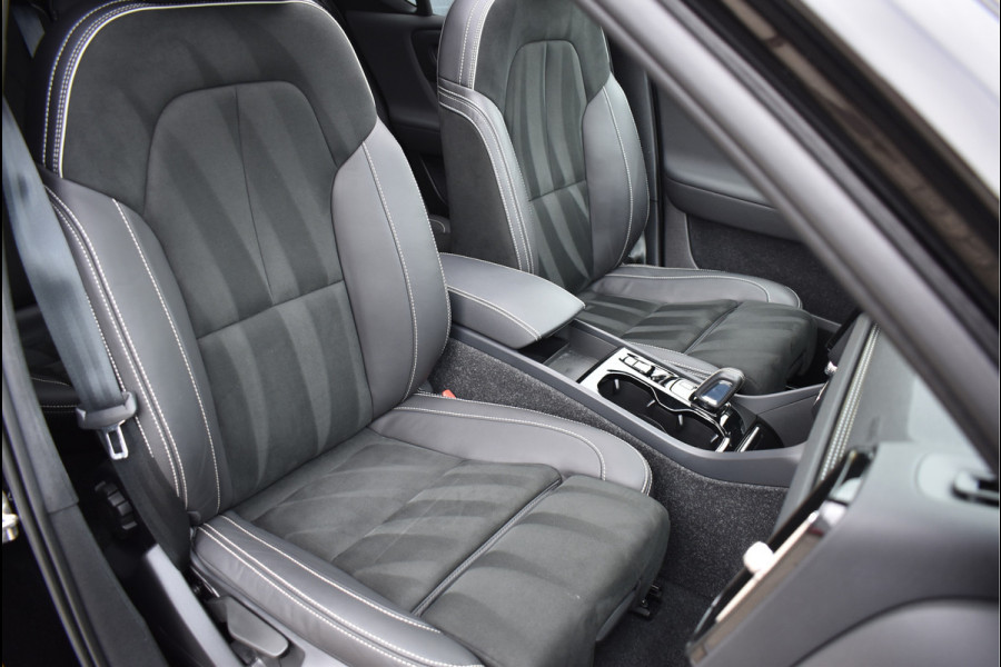 Volvo XC40 1.5 T4 Recharge R-Design 211 Pk Pano Trekhaak Keyless 19 Inch