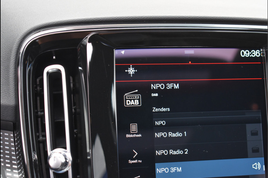 Volvo XC40 1.5 T4 Recharge R-Design 211 Pk Pano Trekhaak Keyless 19 Inch