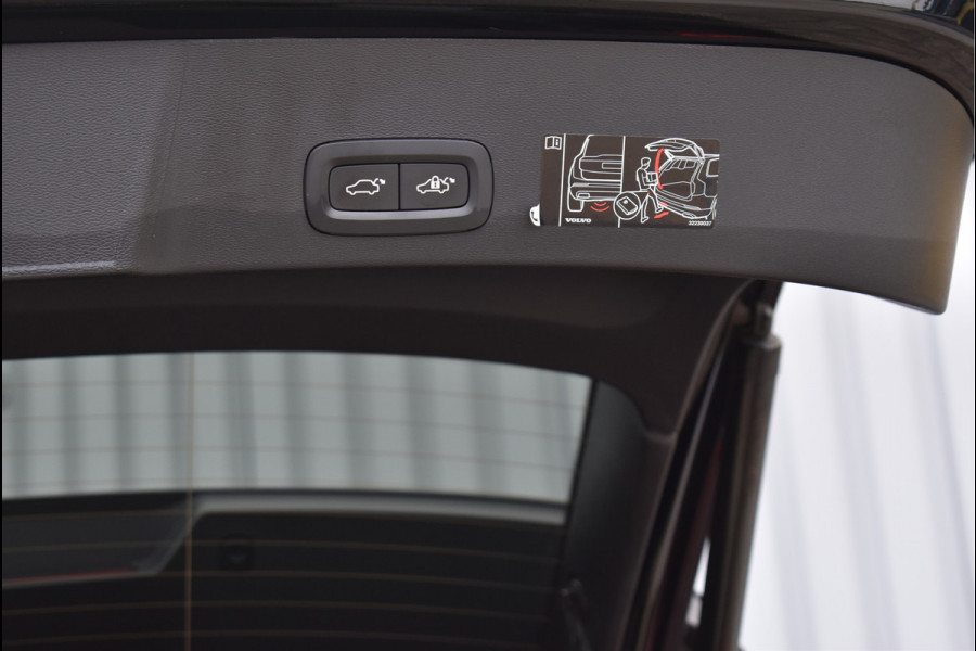 Volvo XC40 1.5 T4 Recharge R-Design 211 Pk Pano Trekhaak Keyless 19 Inch