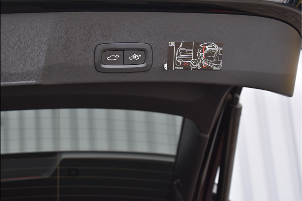 Volvo XC40 1.5 T4 Recharge R-Design 211 Pk Pano Trekhaak Keyless 19 Inch