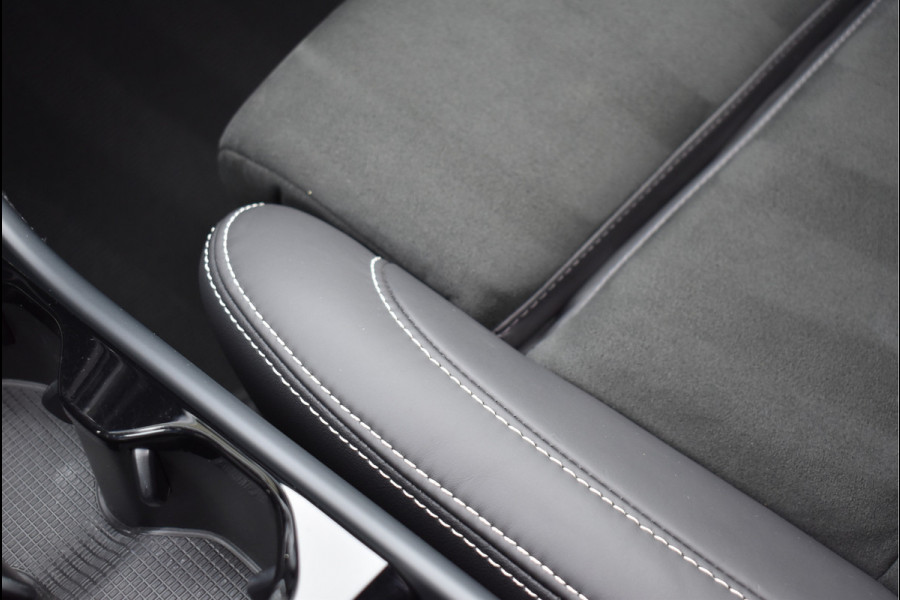 Volvo XC40 1.5 T4 Recharge R-Design 211 Pk Pano Trekhaak Keyless 19 Inch