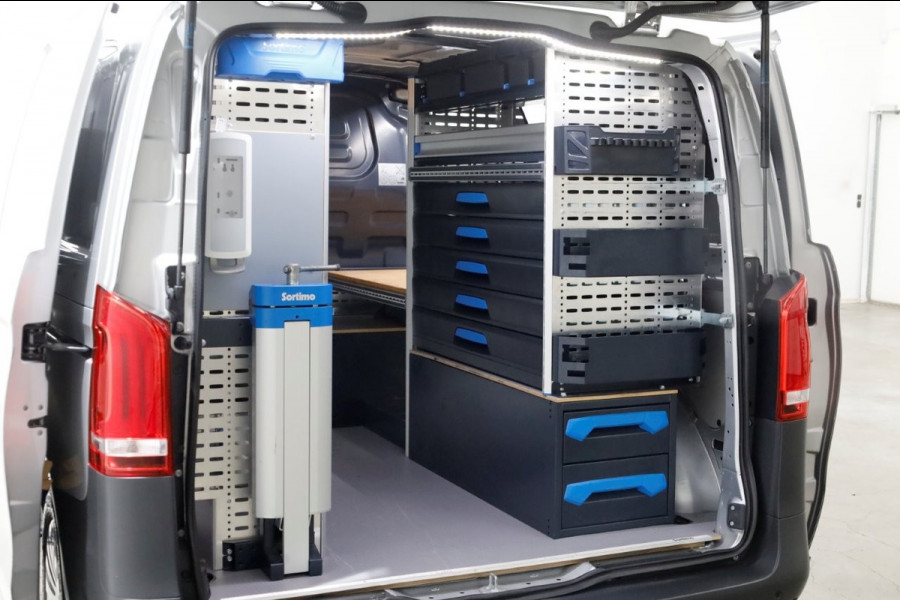Mercedes-Benz Vito 114 CDI 136pk Compact 9G Automaat 2x Schuifdeur/LED/Camera/Navi/Inrichting 05-2022
