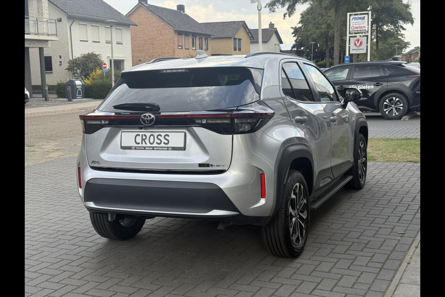 Toyota Yaris Cross 1.5 Hybrid First Edition | Facelift, Treeplanken, Groot scherm, Apple CarPlay/Android Auto, 17inch, Keyless
