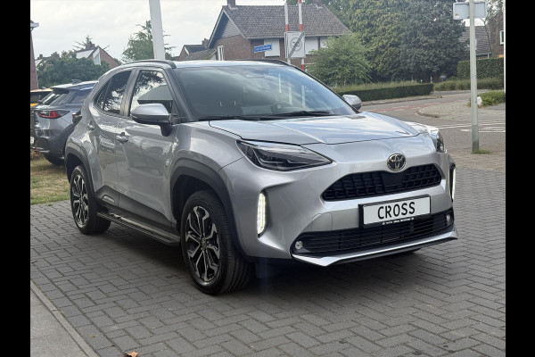 Toyota Yaris Cross 1.5 Hybrid First Edition | Facelift, Treeplanken, Groot scherm, Apple CarPlay/Android Auto, 17inch, Keyless