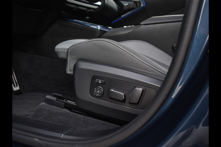 BMW X3 30e xDRIVE M-SPORT | PANORAMADAK | ADAPTIVE SUSPENSION | COMFORT ACCESS | ELEKTR. VERSTELBARE STOELEN | HEAD UP DISPLAY | STOEL-
