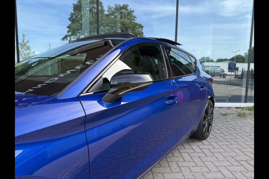 Seat Leon 1.5 eTSI FR Launch Edition - Automaat - Panoramadak- Navi - Org.NL