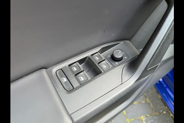 Seat Leon 1.5 eTSI FR Launch Edition - Automaat - Panoramadak- Navi - Org.NL