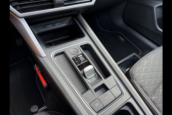 Seat Leon 1.5 eTSI FR Launch Edition - Automaat - Panoramadak- Navi - Org.NL