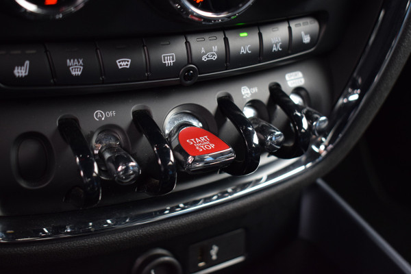 MINI Clubman 2.0 Cooper S John Cooper Works | Yours | Apple CarPlay | Leer | Stuur en- Stoelverwarming
