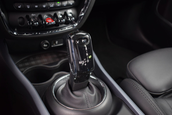 MINI Clubman 2.0 Cooper S John Cooper Works | Yours | Apple CarPlay | Leer | Stuur en- Stoelverwarming