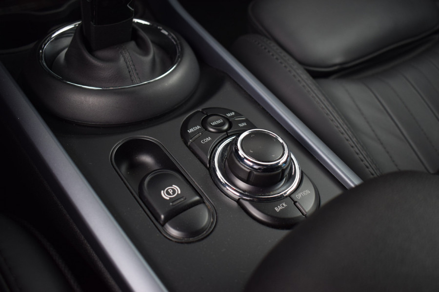 MINI Clubman 2.0 Cooper S John Cooper Works | Yours | Apple CarPlay | Leer | Stuur en- Stoelverwarming