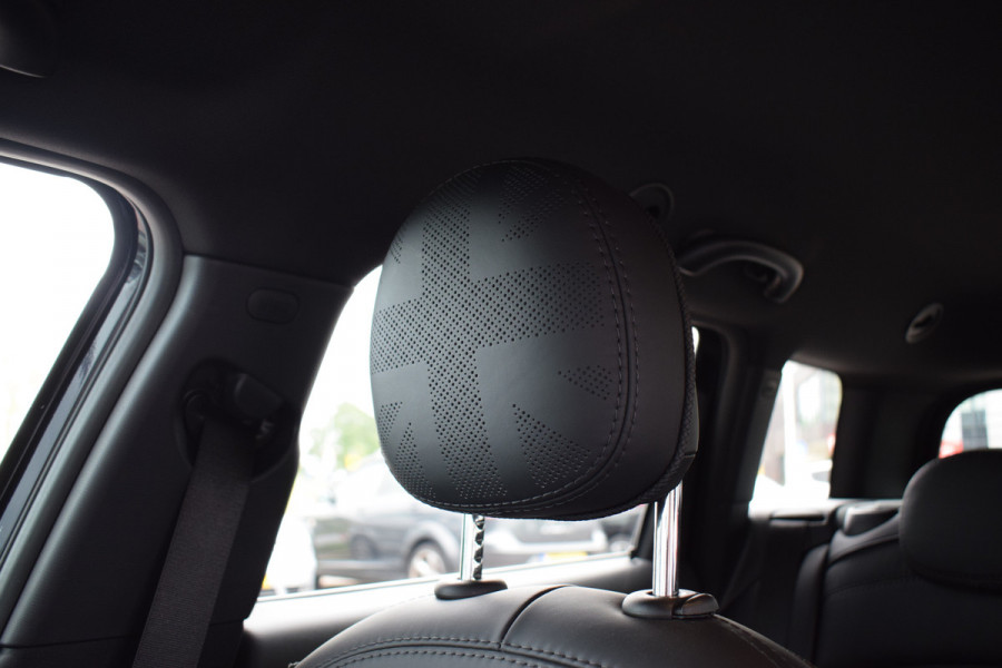 MINI Clubman 2.0 Cooper S John Cooper Works | Yours | Apple CarPlay | Leer | Stuur en- Stoelverwarming