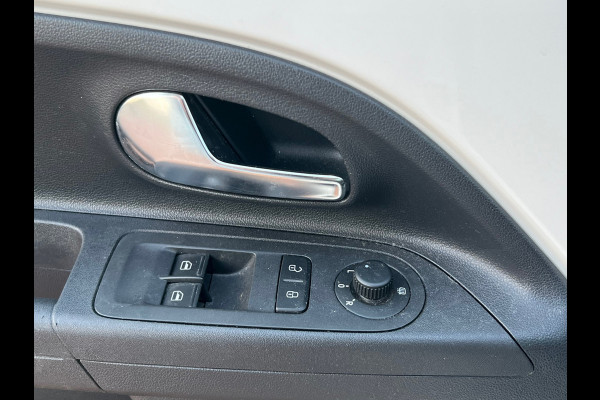 Volkswagen up! 1.0 BMT move up! NL-AUTO-NAP. Volkswagen up! 1.0 BMT move up! NL-AUTO-NAP.