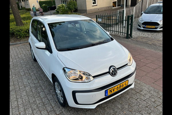 Volkswagen up! 1.0 BMT move up! NL-AUTO-NAP. Volkswagen up! 1.0 BMT move up! NL-AUTO-NAP.
